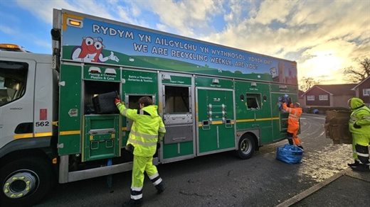 Recycling lorry