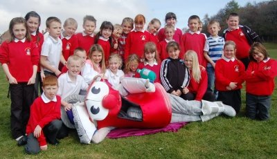 Dan yn galw heibio i Ysgol Gynradd Penygarn