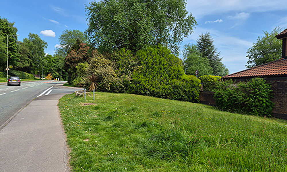 Flower bed at the top of  Pensarn Way