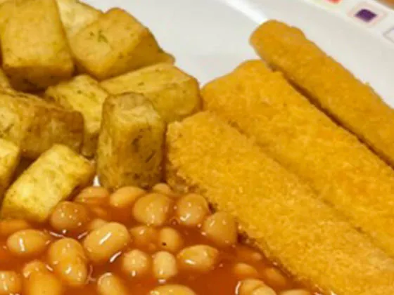 Cod fish fingers served with herby diced potatoes, baked beans or carrots and broccoli