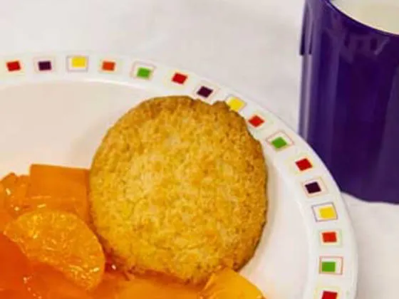 Fruit jelly and biscuit