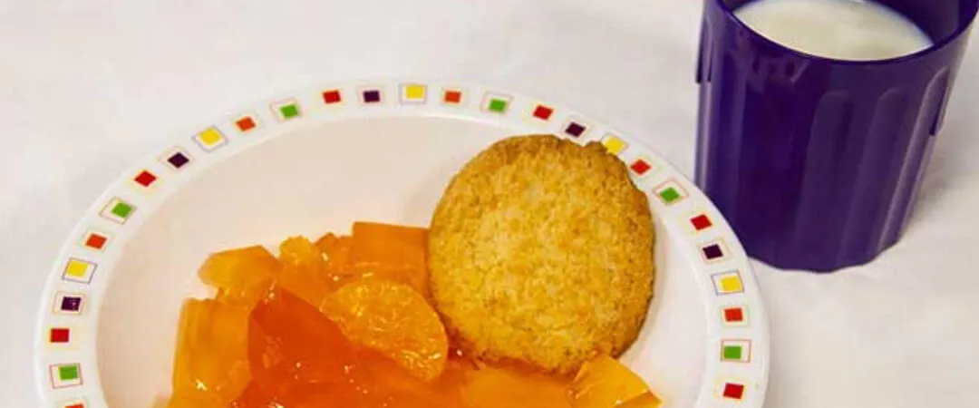 Fruit jelly and biscuit
