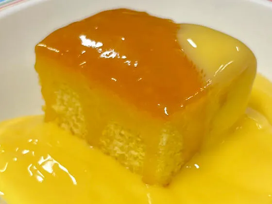 Lemon drizzle cake and custard