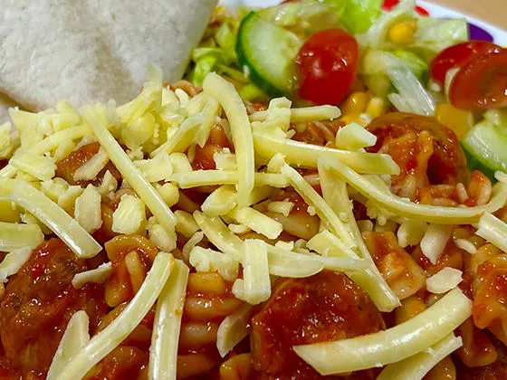 Quorn sausage (ve) in a rich tomato sauce