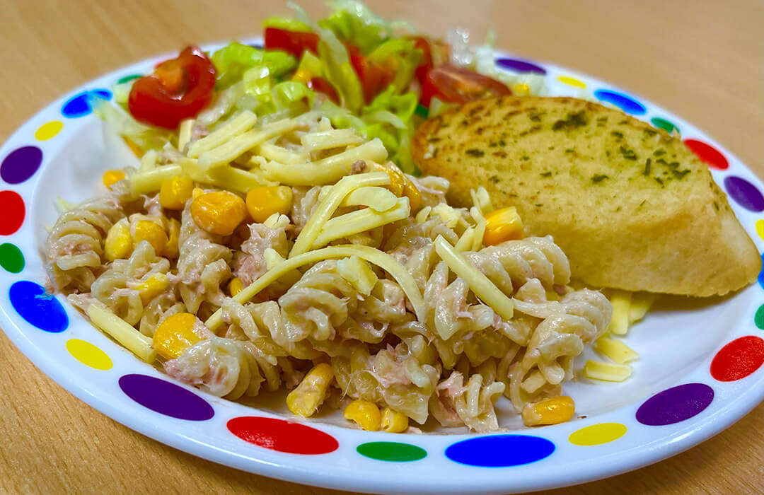 Tuna mayonnaise with sweetcorn (pasta meal of the day)